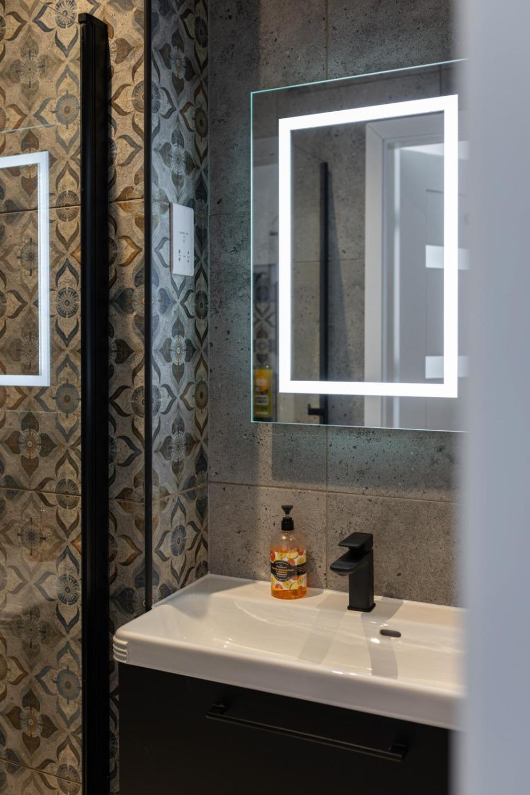 Flatzy - 16 Guests 4 En-Suite Central Apartment A Liverpool Exteriör bild
